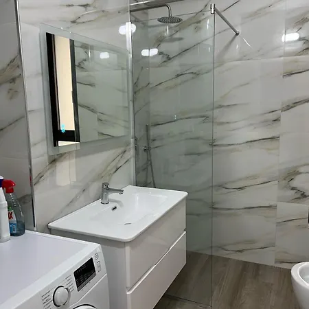 Large 2 Apartmán Vlorë