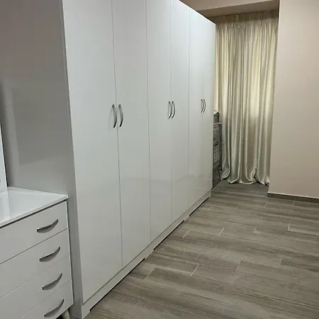 Large 2 Влёра
