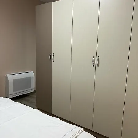 Large 2 Vlorë