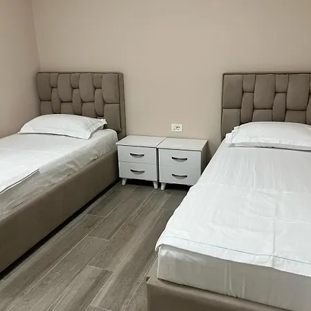 Apartment Large 2 *